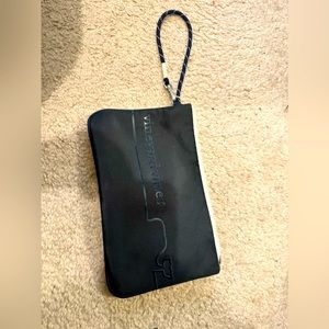 Vineyard Vines for Target wristlet EUC